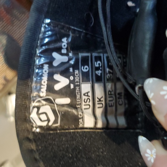 Black and Teal Snowboard Boots - Picture 2 of 11